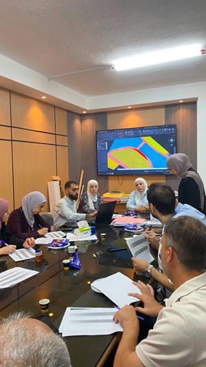 عقدت اللجنة الإقليمية جلستها رقم 11/2026 برئاسة مدير عام الحكم المحلي ورئيس اللجنة الإقليمية المهندسة ميرفت غزال وبحضور مدرا الدوائر وأعضاء اللجنة الإقليمية في المحافظة 