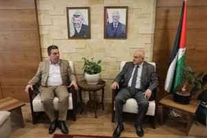 وزير الحكم المحلي يلتقي وكيل دائرة حقوق الإنسان في منظمة التحرير