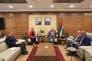 الوزير حجاوي وسفيرة الدنمارك يبحثان تعزيز التعاون المشترك واستمرار دعم قطاع الحكم المحلي