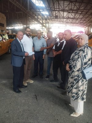 لجنة صيانة وتأهيل مواقف ومجمعات وساحات المواصلات العامة في قلقيلية تبدأ أعمالها بجولة ميدانية