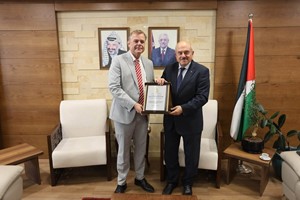 حجاوي يُشيد بجهود السفير الهولندي واسهاماته في تعزيز العلاقات بين البلدين